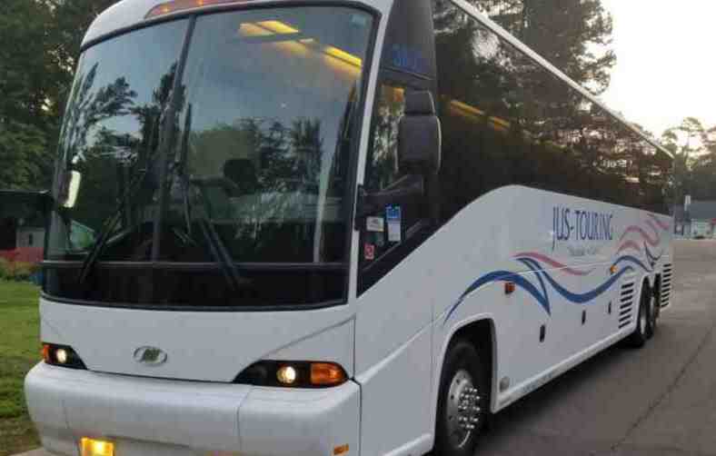 JUS-TOURING LLC