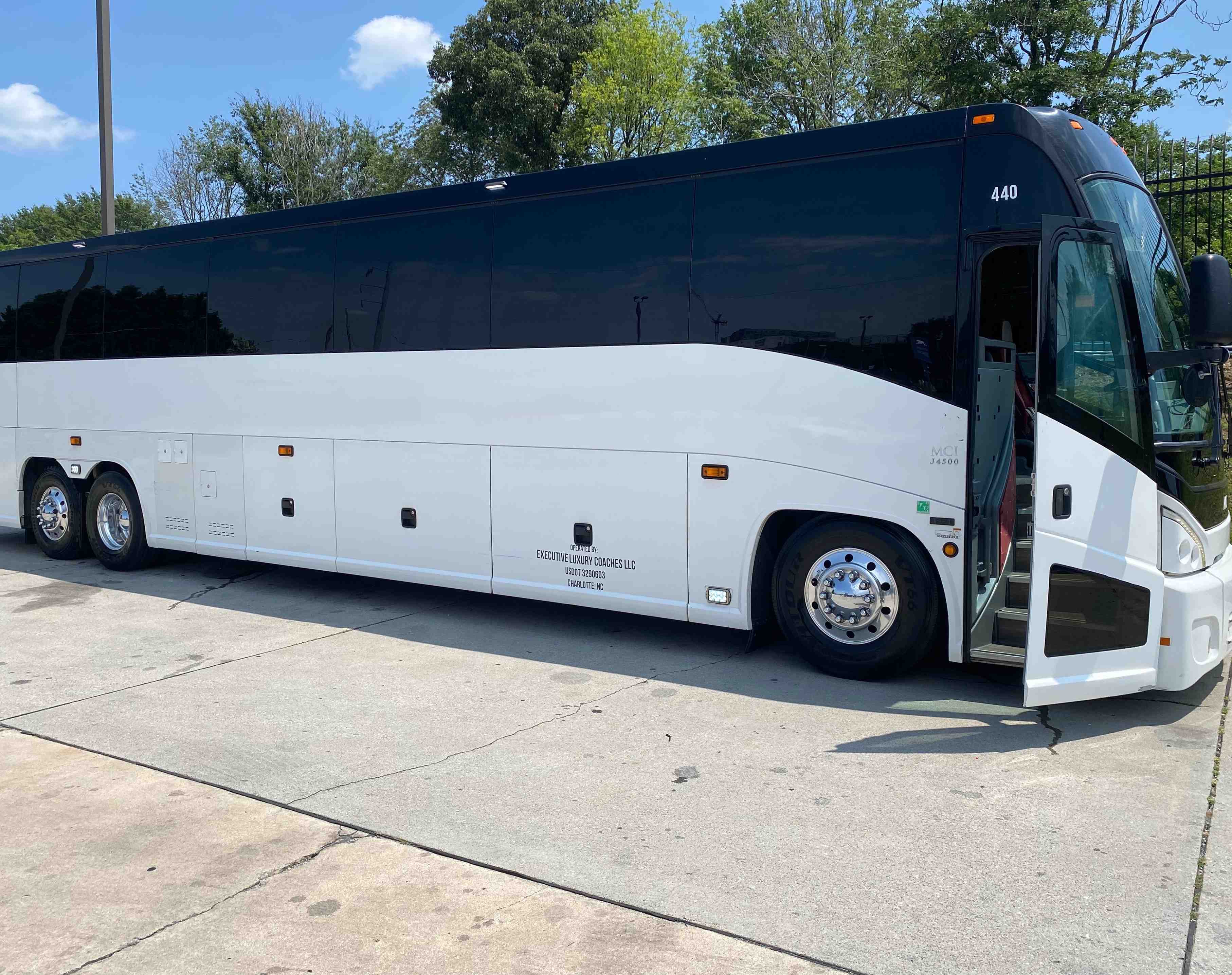 Executive Luxury Coaches llc